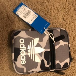 🔥NWTs🔥Adidas Shoulder Bag